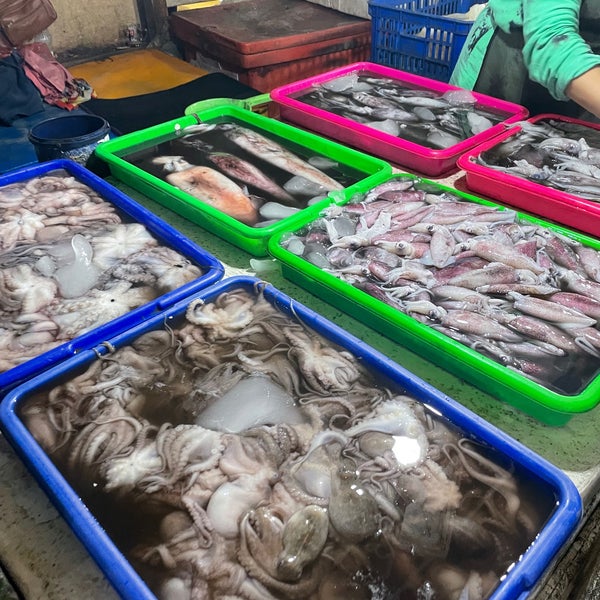 Kedonganan Fish Market, Hot Spot Fish Market and Seafood Shacks in